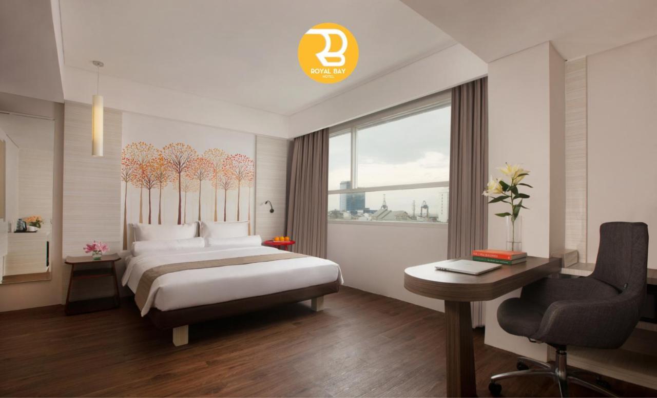 Royal Bay Hotel Makassar Exterior photo