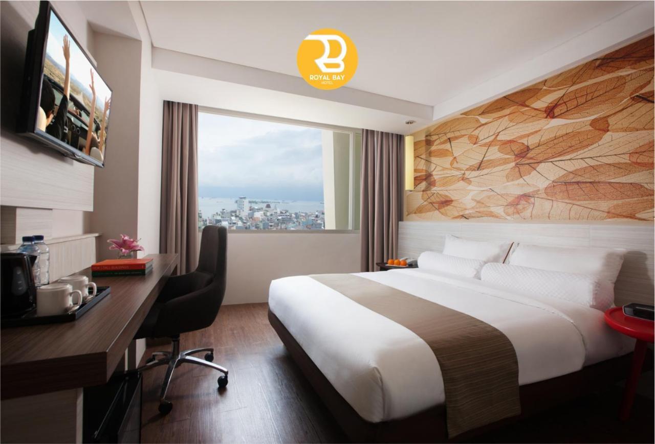 Royal Bay Hotel Makassar Exterior photo