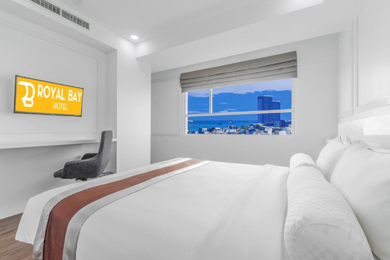 Royal Bay Hotel Makassar Exterior photo